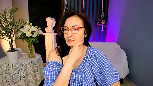 UnaTerra online show from April 10, 2026, 6:09 am