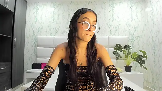 Snapshot of ValerySkinnyy chatting on October 10, 2025, 11:27 pm ValerySkinnyy online show from October 10, 2025, 11:27 pm