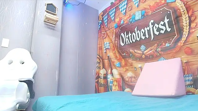 sofi hils online show from September 30, 2025, 12:00 pm