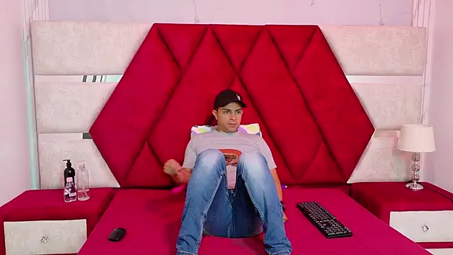 Snapshot of Kity_spiderr chatting on September 25, 2025, 12:22 pm Kity spiderr online show from September 25, 2025, 12:22 pm