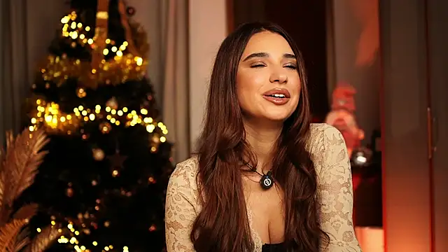 ItalianGirl online show from December 15, 2025, 8:47 pm