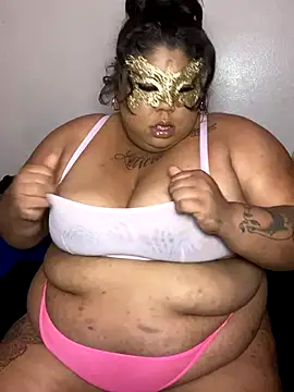 Snapshot of BlaxicanaMami chatting on October 10, 2025, 1:06 am BlaxicanaMami online show from October 10, 2025, 1:06 am