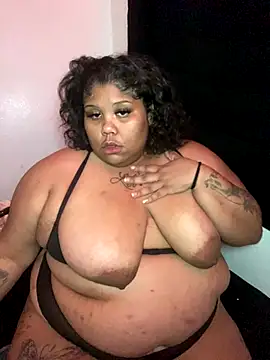 Snapshot of BlaxicanaMami chatting on September 30, 2025, 5:02 am BlaxicanaMami online show from September 30, 2025, 5:02 am