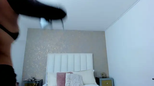 KaylieBrooks online show from November 14, 2025, 1:59 pm