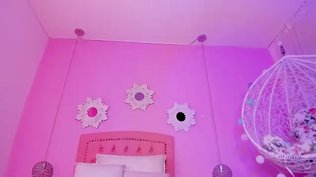 Snapshot of CannelaSmith chatting on October 16, 2025, 7:22 pm CannelaSmith online show from October 16, 2025, 7:22 pm