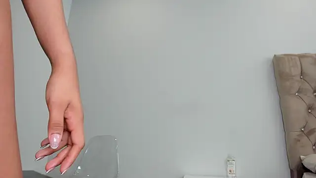 Snapshot of SeleneMakris chatting on October 14, 2025, 1:12 pm SeleneMakris online show from October 14, 2025, 1:12 pm