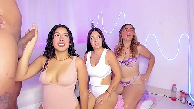 Nathalia Fantasy online show from October 19, 2025, 3:37 pm