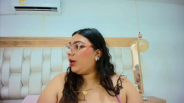 TiffantyAndStacy online show from February 14, 2026, 7:47 pm