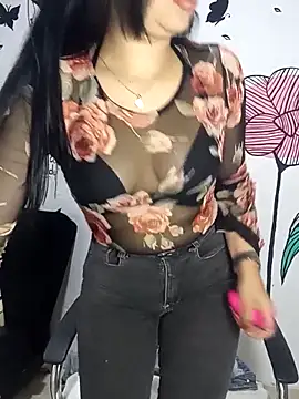 Snapshot of ValerieLove_ chatting on September 19, 2025, 7:51 pm ValerieLove online show from September 19, 2025, 7:51 pm