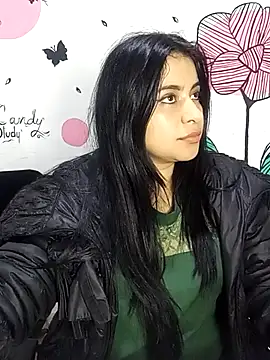 Snapshot of ValerieLove_ chatting on October 22, 2025, 7:46 pm ValerieLove online show from October 22, 2025, 7:46 pm