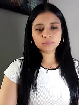 Snapshot of ValerieLove_ chatting on October 1, 2025, 7:18 pm ValerieLove online show from October 1, 2025, 7:18 pm