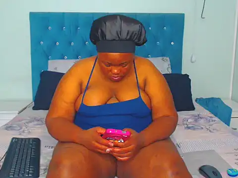 Snapshot of ThickAss_Cheeks chatting on September 19, 2025, 11:47 am ThickAss Cheeks online show from September 19, 2025, 11:47 am