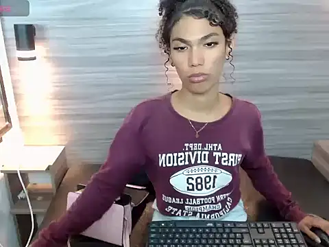 Penelopee Rouse online show from November 9, 2025, 7:29 pm