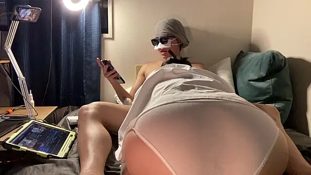 Snapshot of eru2025 chatting on October 5, 2025, 6:04 am eru2025 online show from October 5, 2025, 6:04 am