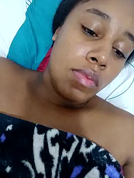 Snapshot of MoniqueMulberry chatting on September 22, 2025, 3:12 am MoniqueMulberry online show from September 22, 2025, 3:12 am