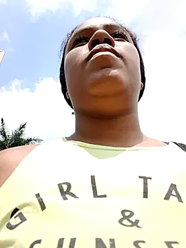 Snapshot of MoniqueMulberry chatting on October 1, 2025, 6:45 pm MoniqueMulberry online show from October 1, 2025, 6:45 pm