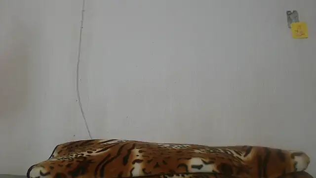 Snapshot of BeautyQueenX22 chatting on June 14, 2026, 11:44 am BeautyQueenX22 online show from June 14, 2026, 11:44 am