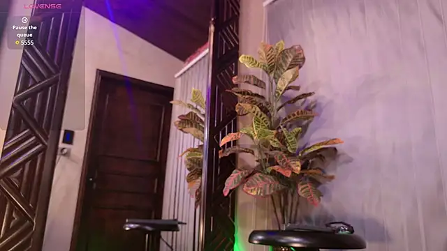 Snapshot of Meganreed_ chatting on October 23, 2025, 10:03 am Meganreed  online show from October 23, 2025, 10:03 am