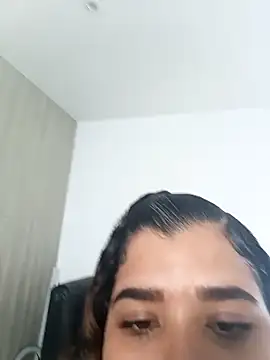 Snapshot of MadissonRizz chatting on October 21, 2025, 8:08 pm MadissonRizz online show from October 21, 2025, 8:08 pm