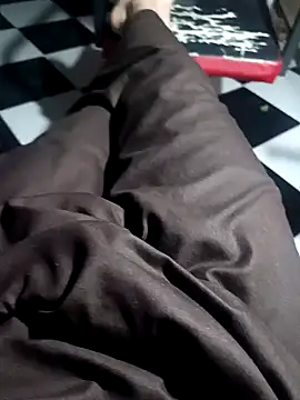 Snapshot of anis3g4 chatting on October 8, 2025, 10:32 pm anis3g4 online show from October 8, 2025, 10:32 pm