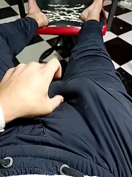 Snapshot of anis3g4 chatting on October 2, 2025, 6:44 pm anis3g4 online show from October 2, 2025, 6:44 pm