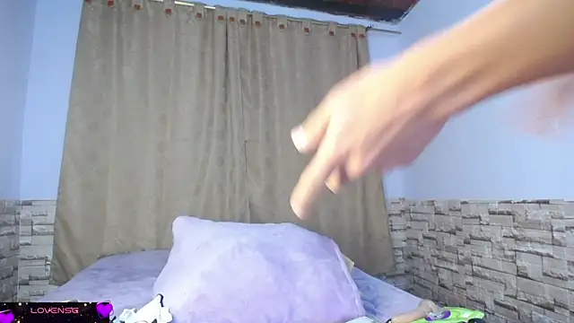 Snapshot of DaraKat18 chatting on September 20, 2025, 9:20 pm DaraKat18 online show from September 20, 2025, 9:20 pm