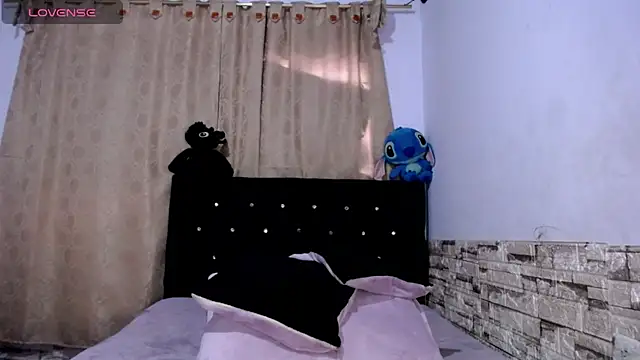 DaraKat18 online show from February 6, 2026, 10:17 pm