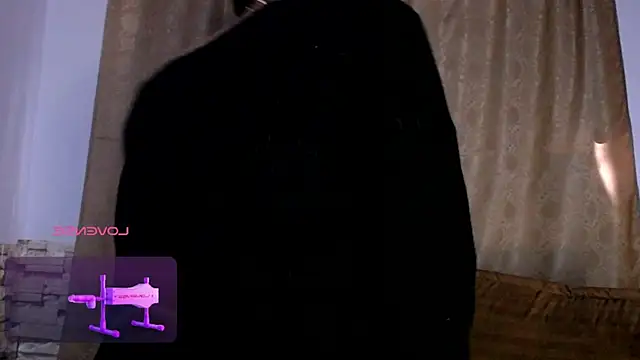 DaraKat18 online show from November 3, 2025, 8:12 pm