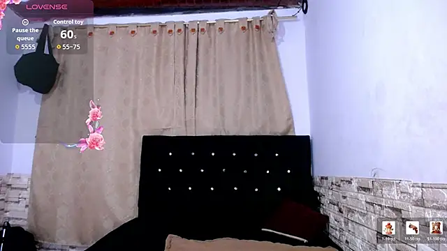 DaraKat18 online show from February 1, 2026, 11:14 pm