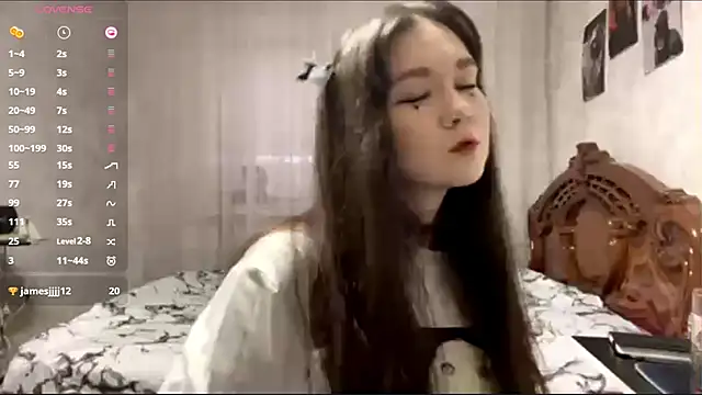 Snapshot of Pikmigirl18 chatting on November 1, 2025, 12:43 pm Pikmigirl18 online show from November 1, 2025, 12:43 pm