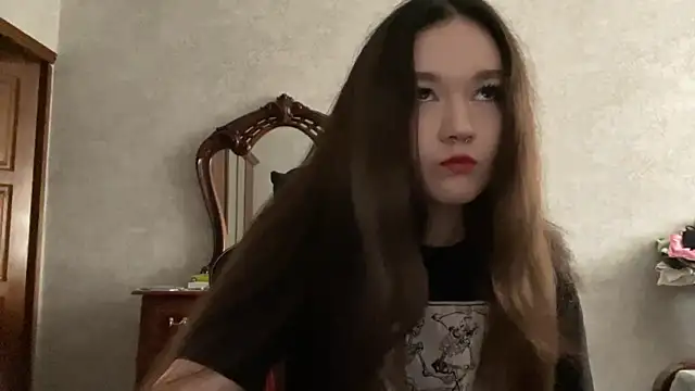 Snapshot of Pikmigirl18 chatting on September 11, 2025, 11:43 am Pikmigirl18 online show from September 11, 2025, 11:43 am