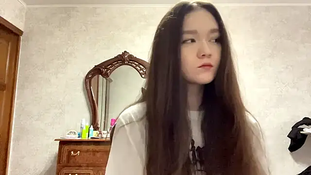 Snapshot of Pikmigirl18 chatting on September 26, 2025, 12:01 pm Pikmigirl18 online show from September 26, 2025, 12:01 pm