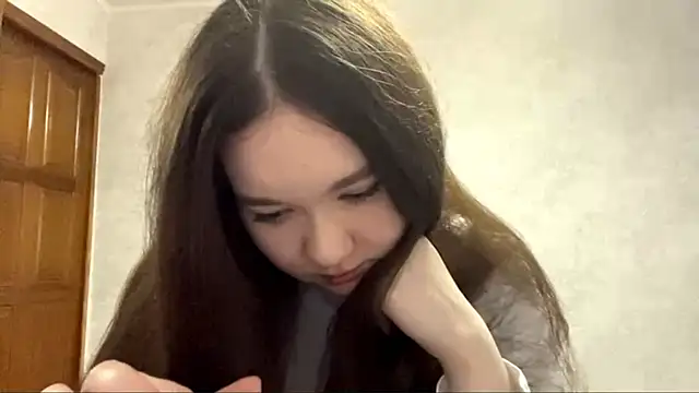 Snapshot of Pikmigirl18 chatting on September 21, 2025, 2:00 pm Pikmigirl18 online show from September 21, 2025, 2:00 pm