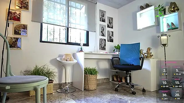 Snapshot of mrs_edha chatting on September 29, 2025, 12:44 pm mrs edha online show from September 29, 2025, 12:44 pm