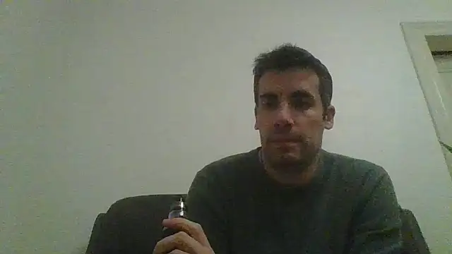 JulioIsHere4you online show from November 29, 2025, 12:11 am