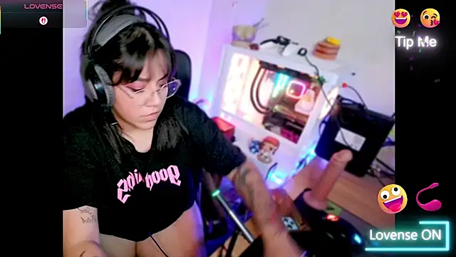 PinkDenial online show from November 28, 2025, 3:07 am