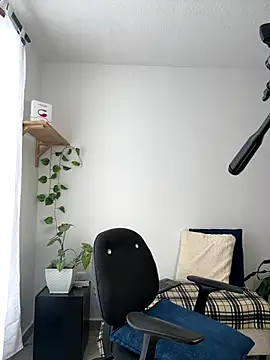 AliceKizar online show from September 8, 2025, 7:02 pm