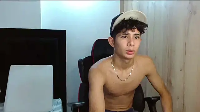 Noah-Garcia online show from September 17, 2025, 6:21 pm