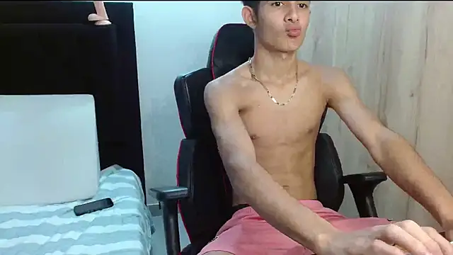 Noah-Garcia online show from September 21, 2025, 8:58 pm