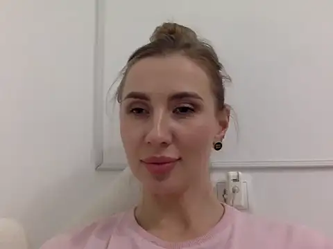 Alveryn online show from October 31, 2025, 6:37 pm