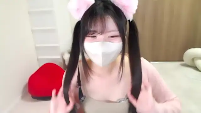 Snapshot of moka-neko chatting on October 18, 2025, 11:34 am moka-neko online show from October 18, 2025, 11:34 am