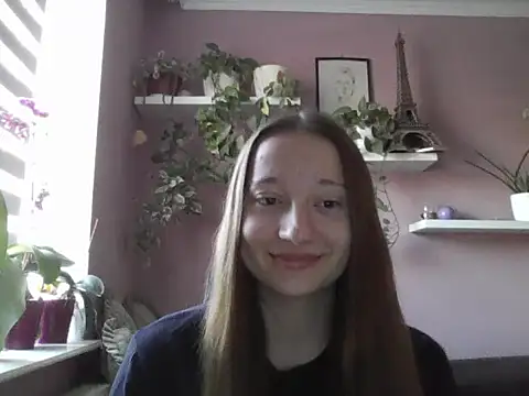 LindaPretty online show from September 9, 2025, 6:12 am