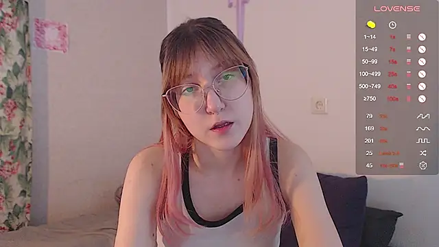 Snapshot of ohmycheryl chatting on October 14, 2025, 7:20 am ohmycheryl online show from October 14, 2025, 7:20 am