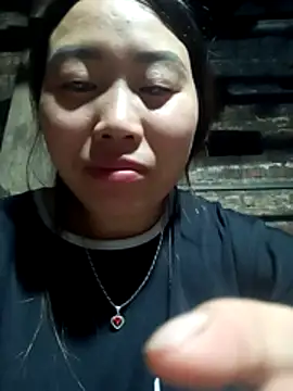 Snapshot of siki-00 chatting on October 24, 2025, 12:15 pm siki-00 online show from October 24, 2025, 12:15 pm