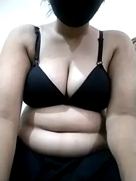 Snapshot of tasha_noor chatting on September 23, 2025, 6:04 pm tasha noor online show from September 23, 2025, 6:04 pm