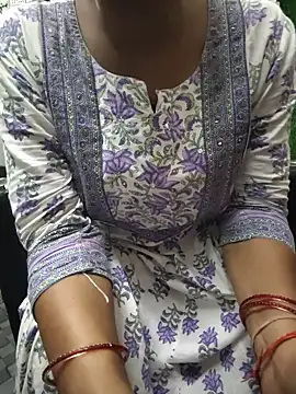 Snapshot of your_favourite_bhabhi chatting on June 19, 2026, 9:37 am your favourite bhabhi online show from June 19, 2026, 9:37 am