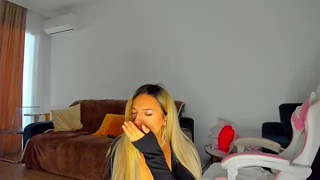 Anya Belle online show from January 11, 2026, 7:04 am