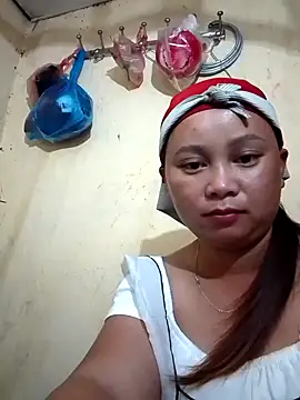 -Kitty-92 online show from October 13, 2025, 10:21 pm