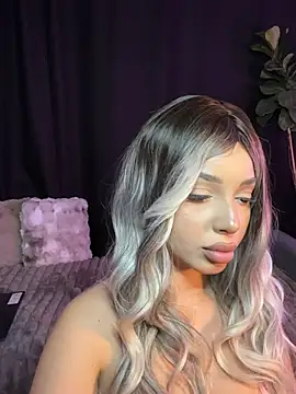 Snapshot of SerynthMeira chatting on October 26, 2025, 3:45 pm SerynthMeira online show from October 26, 2025, 3:45 pm