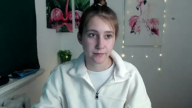 Snapshot of Milka_kamila chatting on October 25, 2025, 12:28 pm Milka kamila online show from October 25, 2025, 12:28 pm